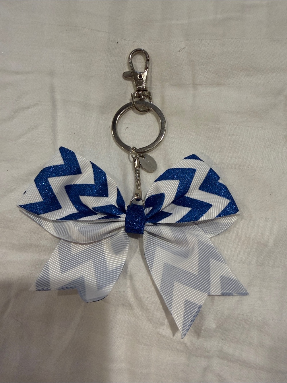 Blue Chevron Bow Key & Card Holder Keychain - Picture 2 of 3